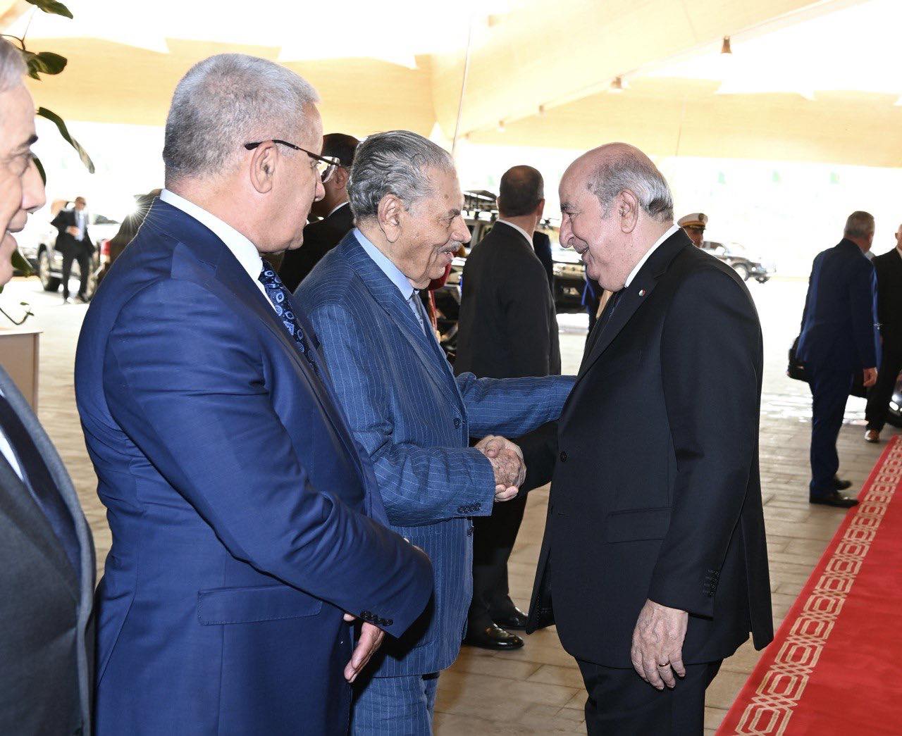 مجلس الأمة، برئاسة السيد صالح ڨوجيل، رئيس مجلس الأمة، يصدر بياناً، حول خطاب رئيس الجمهورية السيد عبد المجيد تبون خلال إشرافه على فعاليات اللقاء السنوي مع المتعاملين الإقتصاديين