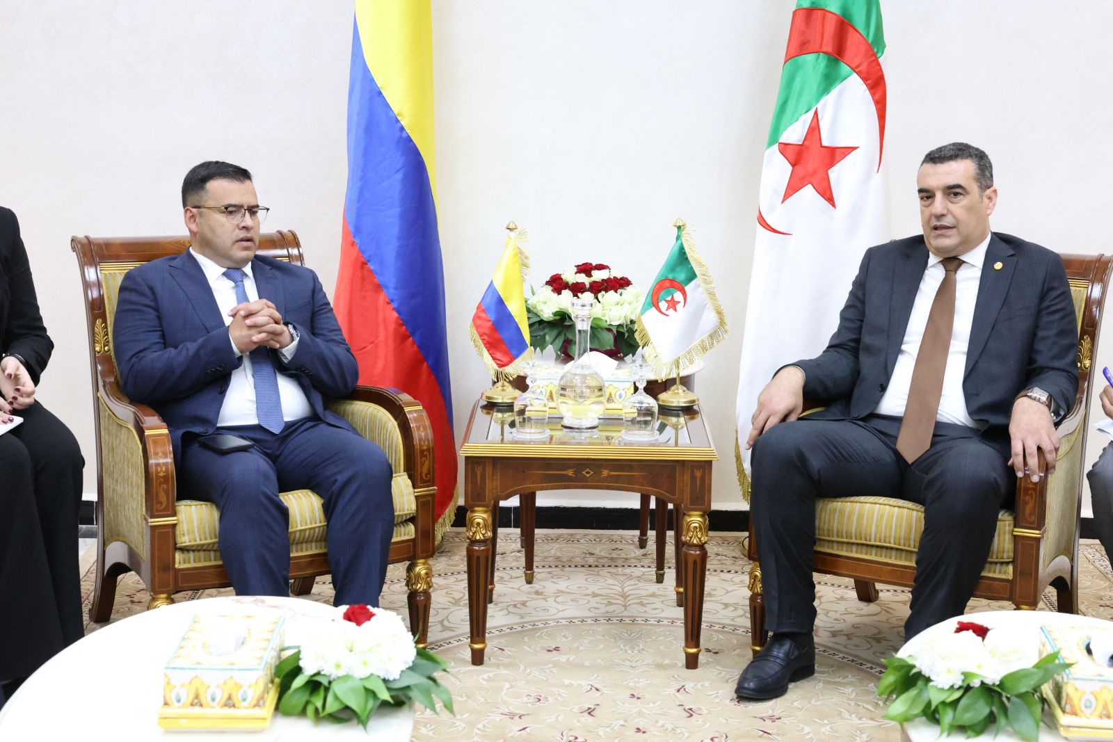 السيد محمد رضا أوسهلة، نائب رئيس مجلس الأمة، مكلف بالعلاقات الخارجية، يستقبل السيد خايمي سلامنكا توريس، رئيس غرفة النواب بجمهورية كولومبيا  والوفد المرافق له