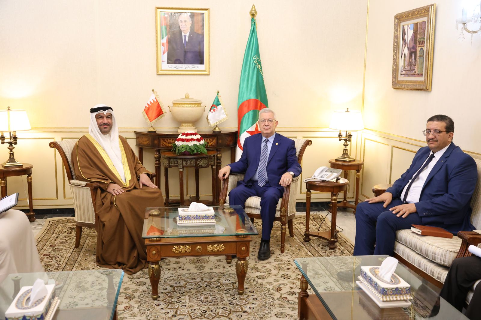 السيد عزوز ناصري، رئيس مجلس الأمة يستقبل سعادة السيد علي جاسم العرادي سفير مملكة البحرين لدى الجزائر