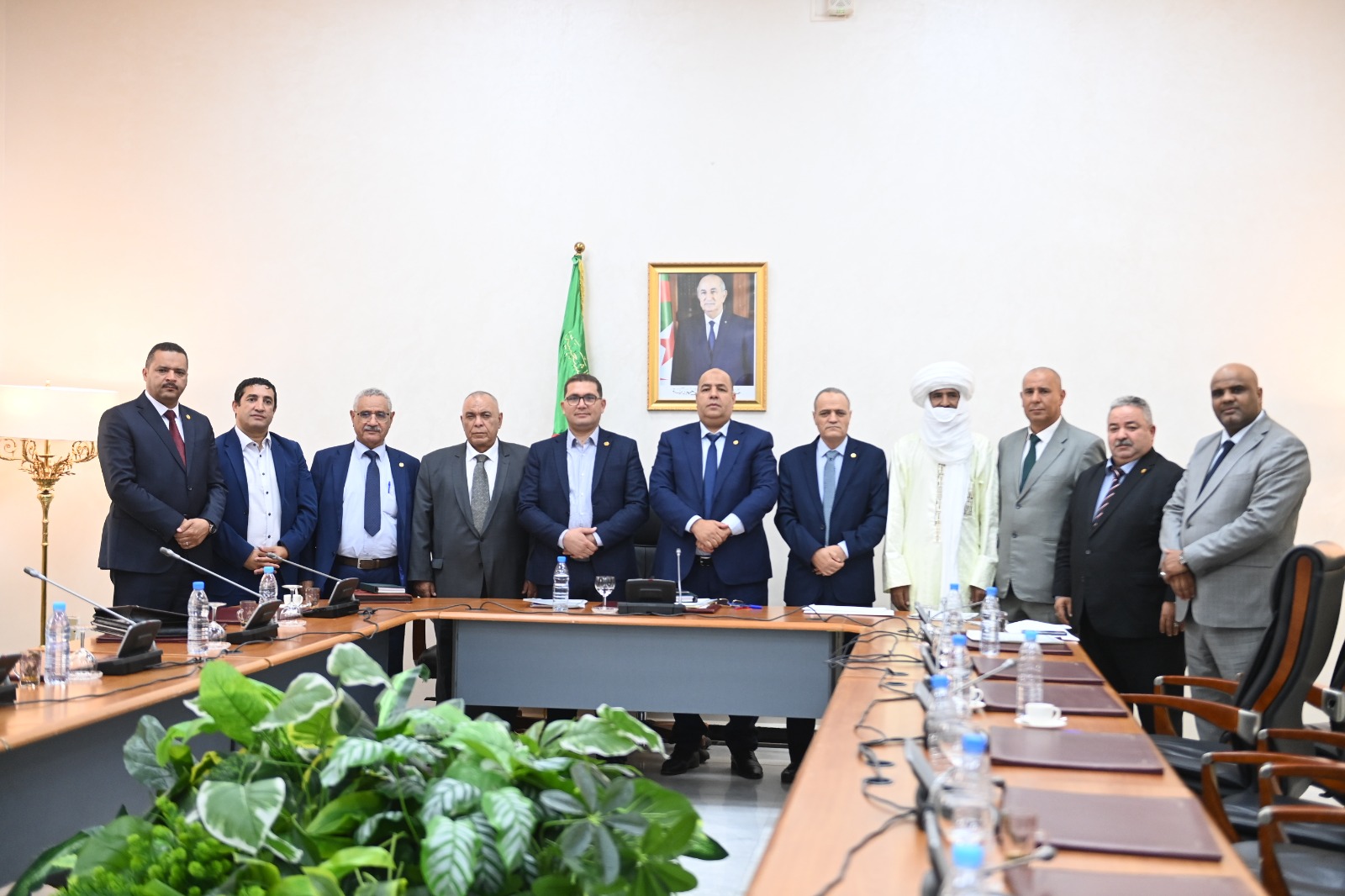 لجنة الشؤون القانونية والإدارية وحقوق الإنسان والتنظيم المحلي وتهيئة الإقليم والتقسيم الإقليمي تعقد اجتماعا داخليا برئاسة السيد محمد رباح، رئيس اللجنة