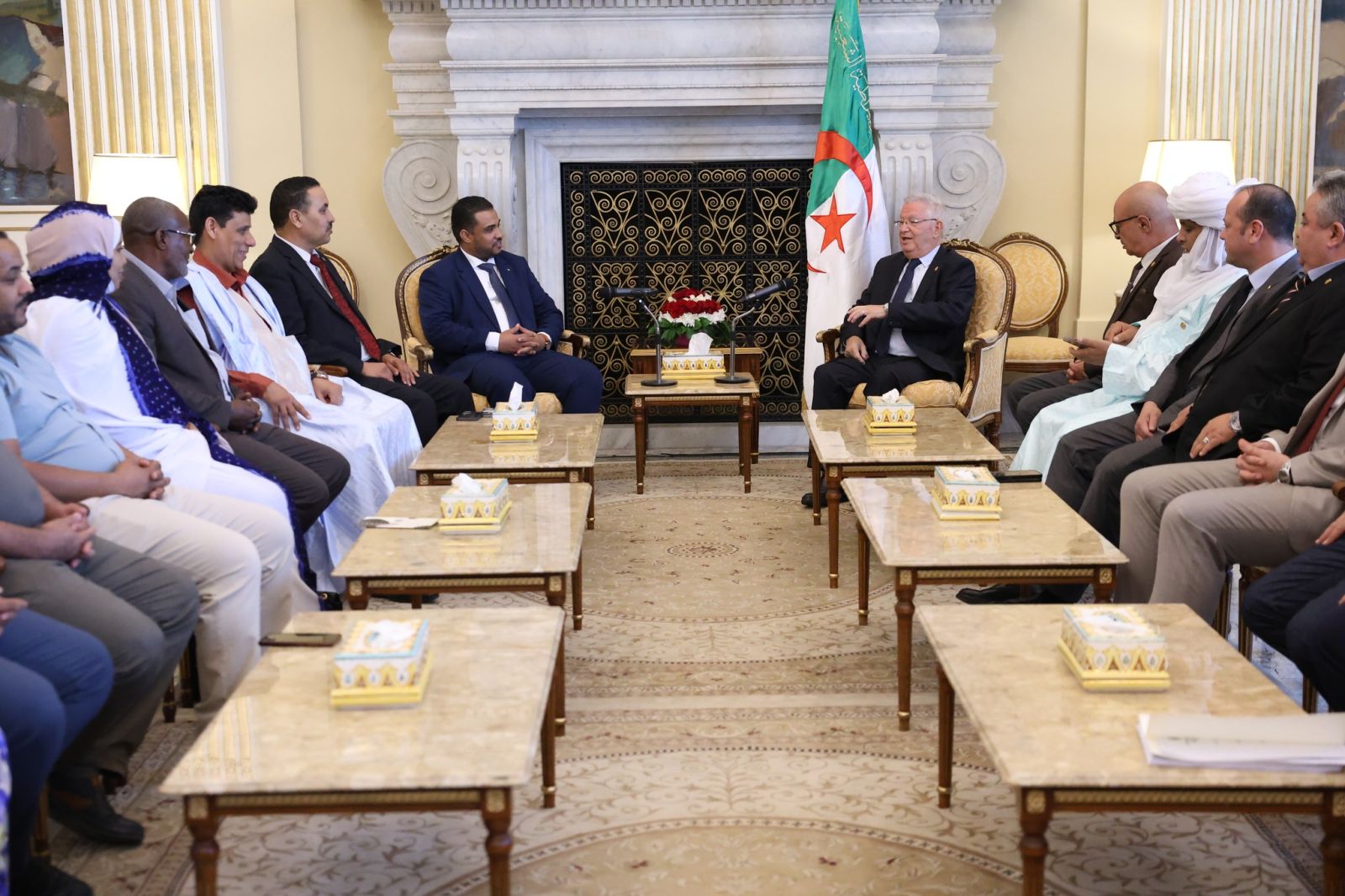 السيد عزوز ناصري، رئيس مجلس الأمة يستقبل وفد عن المجلس الشعبي الولائي لولاية تندوف