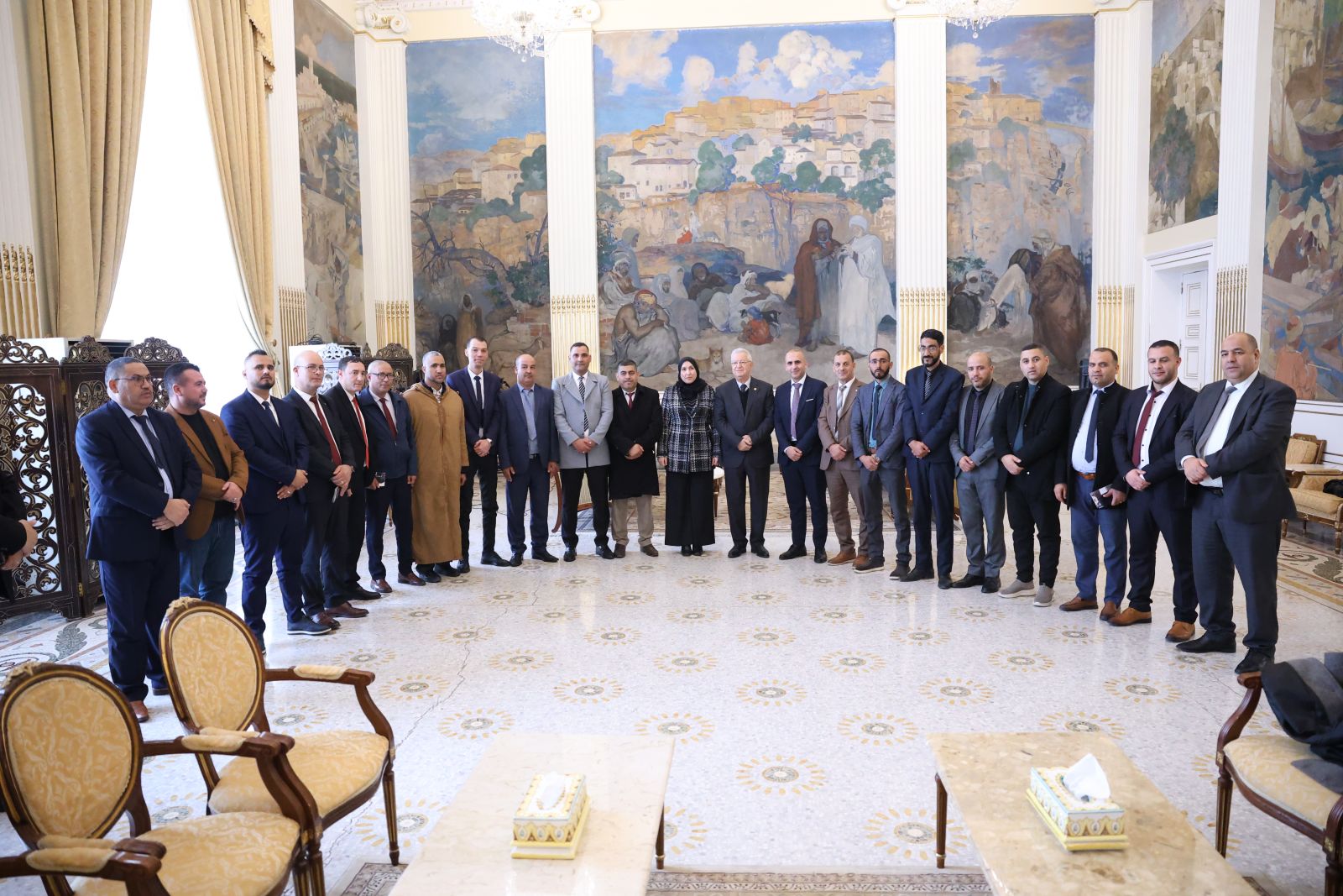 السيد عزوز ناصري، رئيس مجلس الأمة، يلتقي وفدا عن المجلس الشعبي الولائي لولاية الجلفة