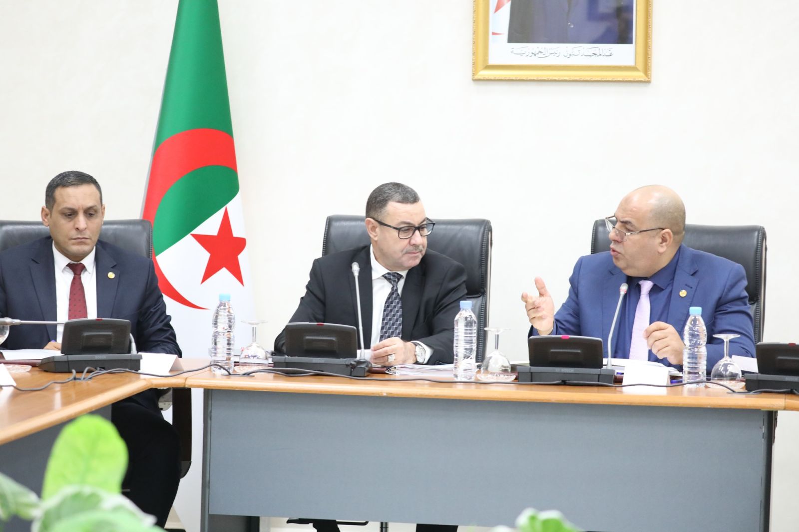 لجنة الشؤون القانونية والإدارية وحقوق الإنسان والتنظيم المحلي وتهيئة الإقليم والتقسيم الإقليمي تدرس التعديلات المقترحة حول مشروع القانون المتعلق بالتنظيم الإقليمي للبلاد والتي أحالها مكتب المجلس برئاسة السيد عزوز ناصري