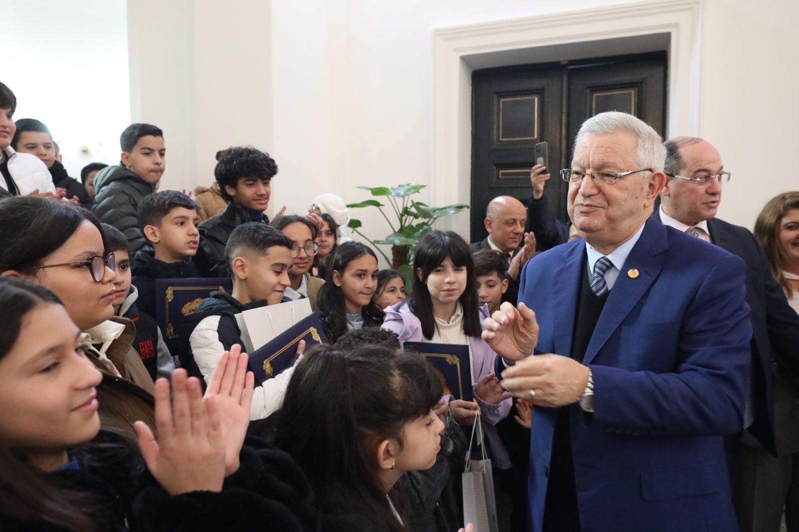 السيد عزوز ناصري، رئيس مجلس الأمة يكرّم أبناء الموظفين والإطارات الناجحين في امتحانات نهاية الطورين التعليميين الأول والثاني للسنتين الدراسيتين 2023 -2024 و2024–2025