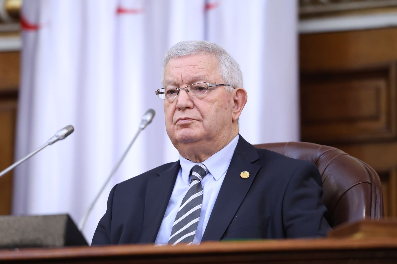 مجلس الأمة يعقد جلسة عامة خصصت لإثبات عضوية عضو جديد، بعنوان الثلث الرئاسي ومناقشة نص القانون العضوي المتضمن قانون القضاء