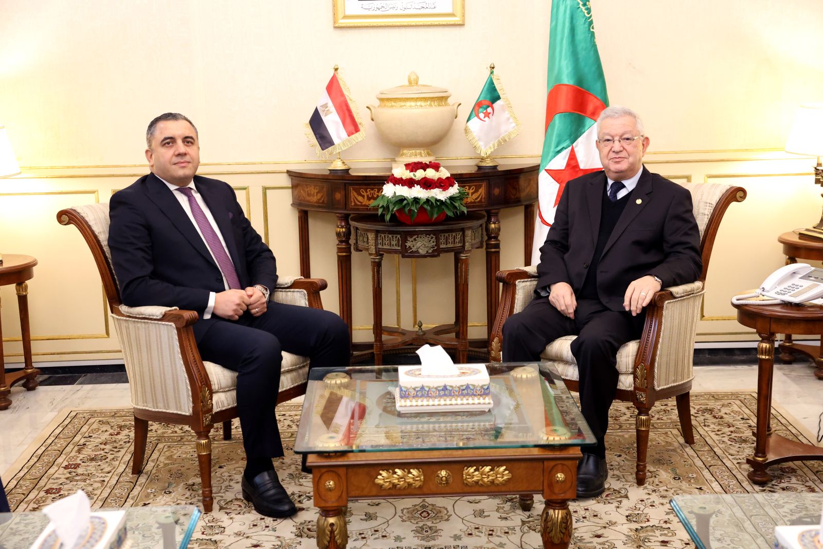السيد عزوز ناصري رئيس مجلس الامة يستقبل سعادةِ سفير جمهورية مصر العربية لدى الجزائر السيد عبد اللطيف اللايح