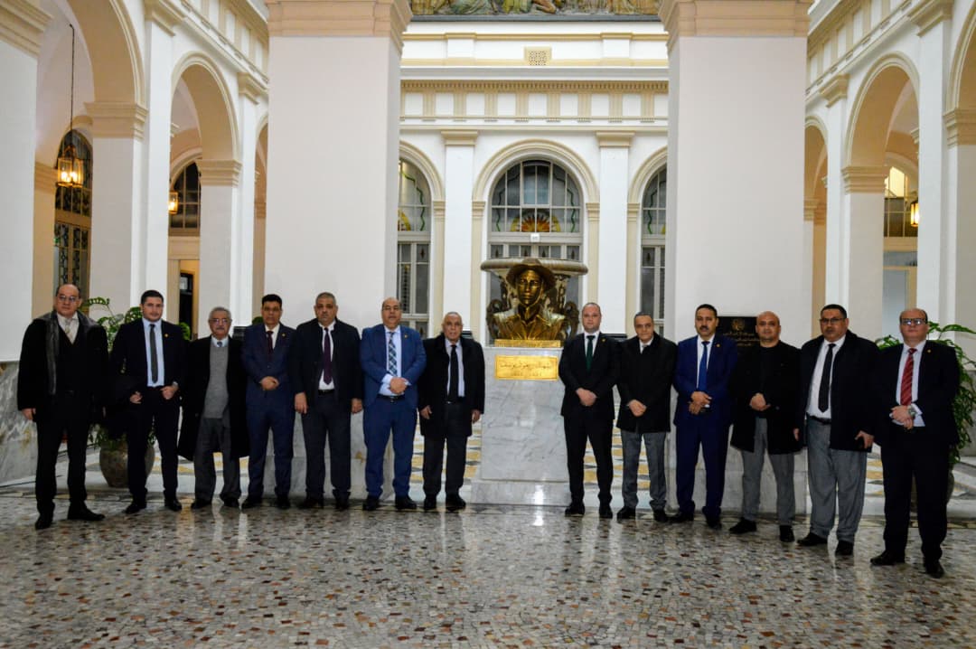 لجنة الشؤون القانونية، برئاسة السيد محمد رباح، تقوم بزيارة إلى كل من مقر السلطة الوطنية المستقلة لمراقبة الانتخابات، ومقر السلطة العليا للشفافية والوقاية من الفساد ومكافحته