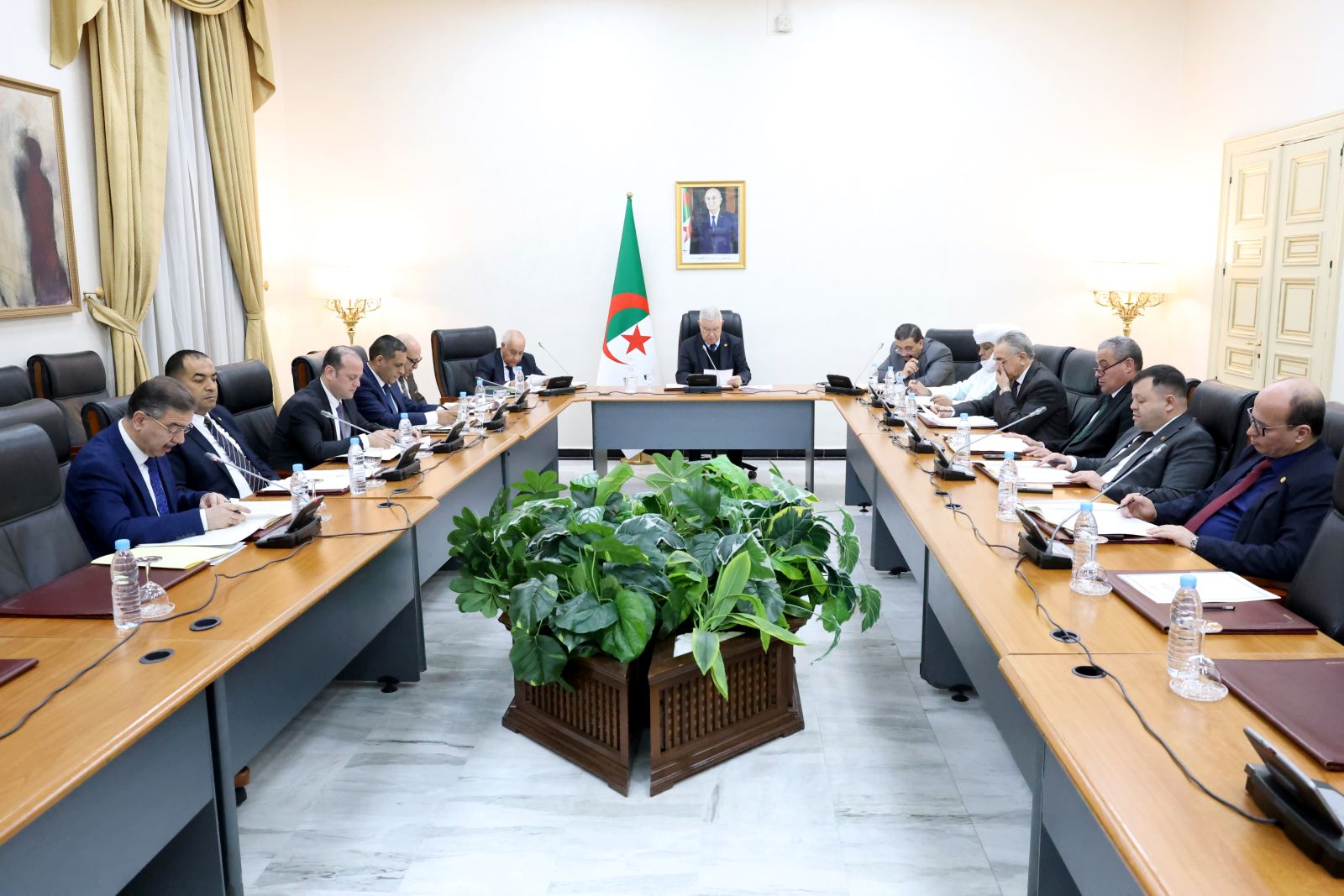 اجتماع مكتب مجلس الأمة، الموسّع  لرؤساء المجموعات البرلمانية والمراقب البرلماني